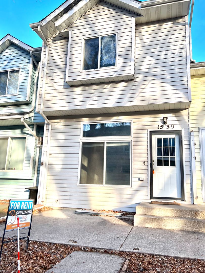 Fargo Townhome: 1539 34 1/2 Avenue South
