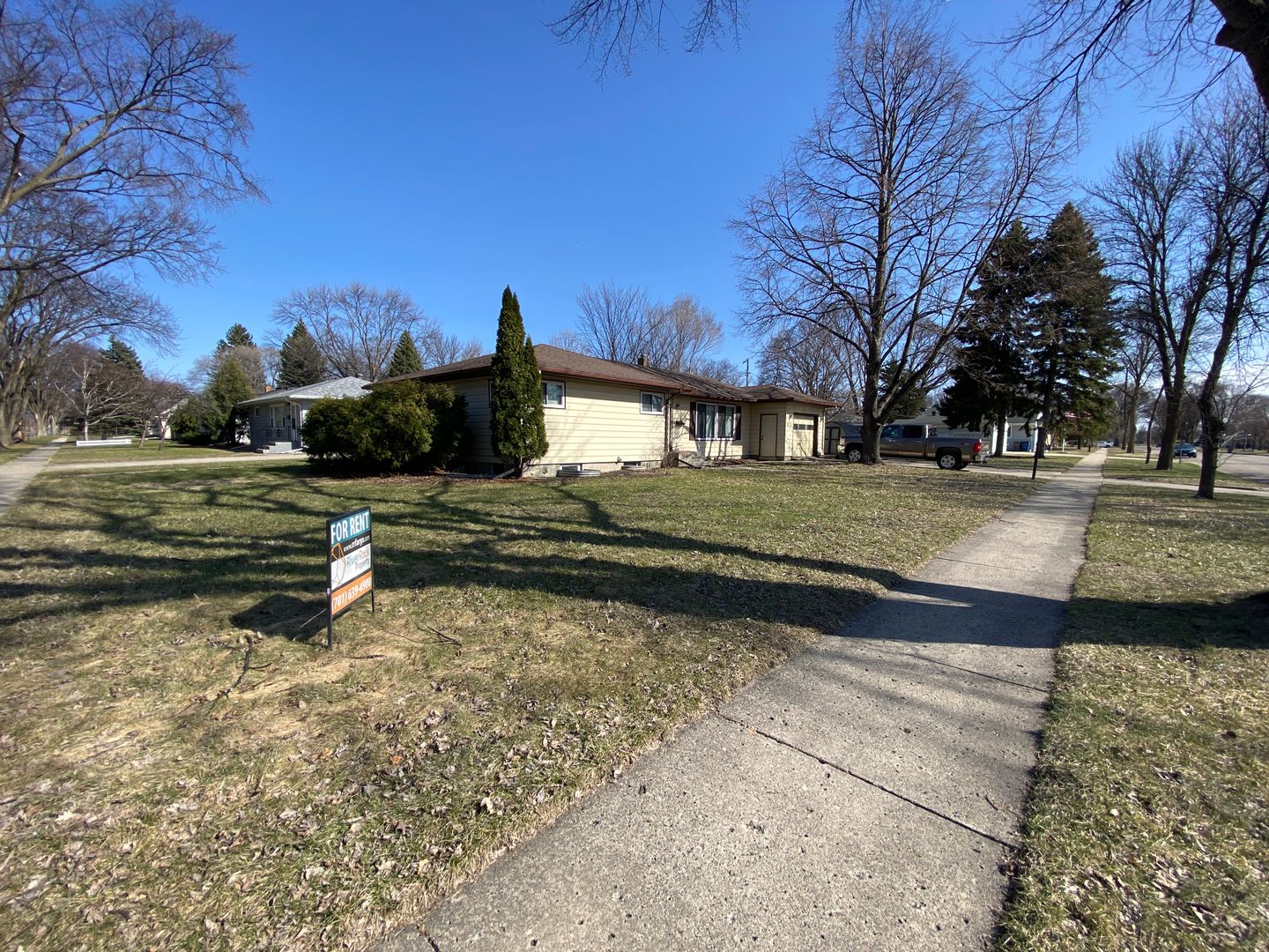 Moorhead House: 1606 13th Street South