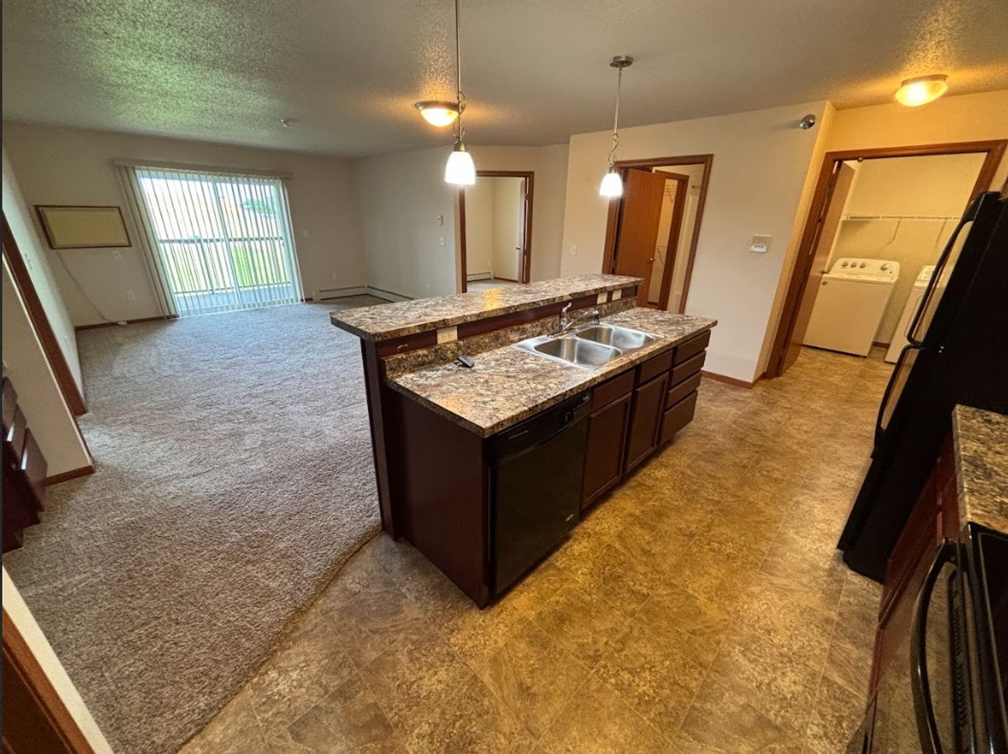 Fargo Apartment: 3202 Broadway N