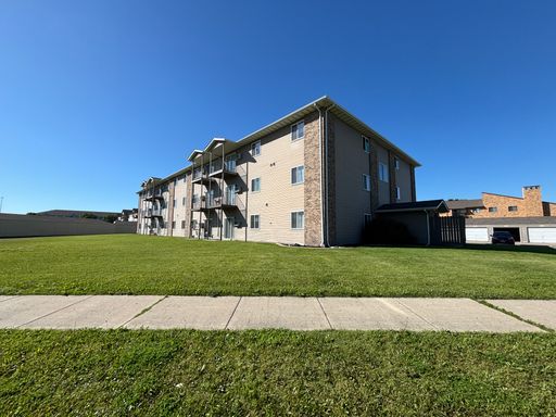 Spacious 3-Bedroom with Comfort & Convenience – photo 1