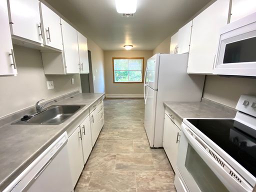 816 24th Ave S, Apt 9, Moorhead, MN 56560