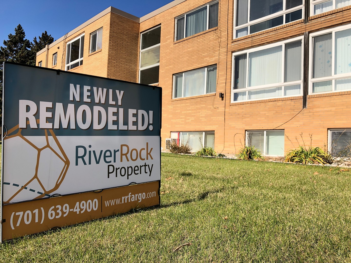 Moorhead Apartment: 816-820 24th Ave S