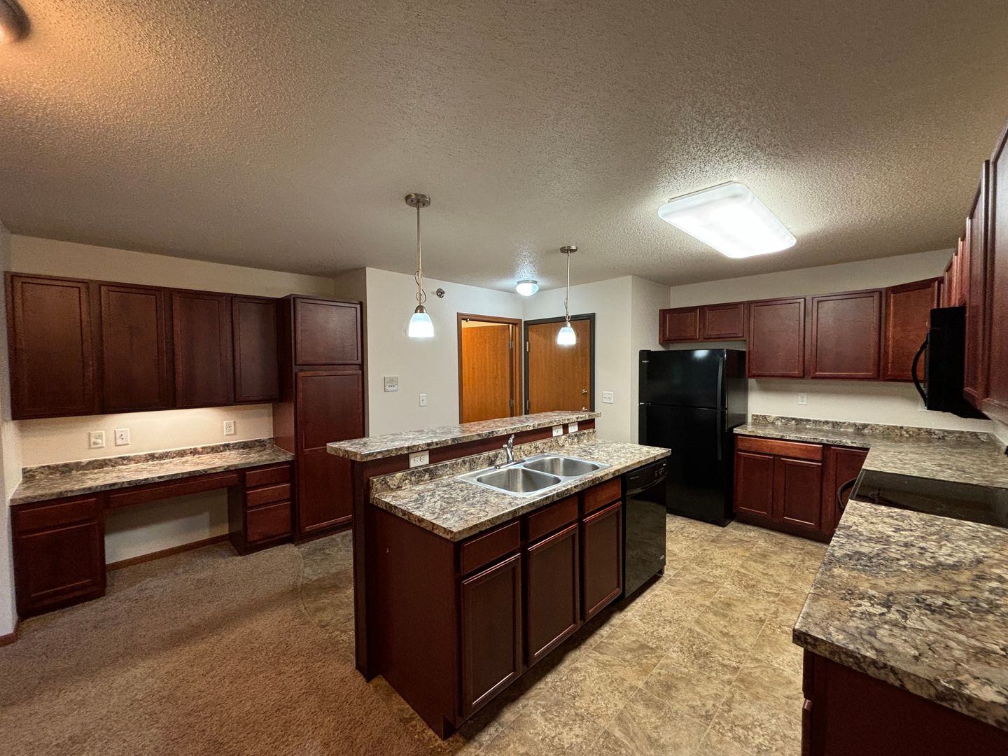 Fargo Apartment: 3202 Broadway N