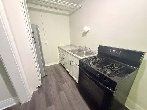 NEWLY RENOVATED SPACIOUS STUDIO - NOW RENTING - NORTH FARGO- SPECIAL OFFER ONLY IN DECEMBER!!! – photo 1