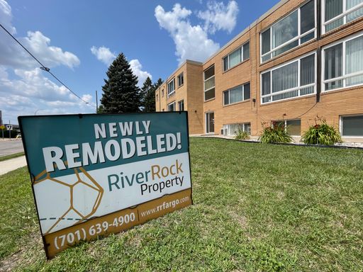 820 24th Ave S, Apt 16, Moorhead, MN 56560