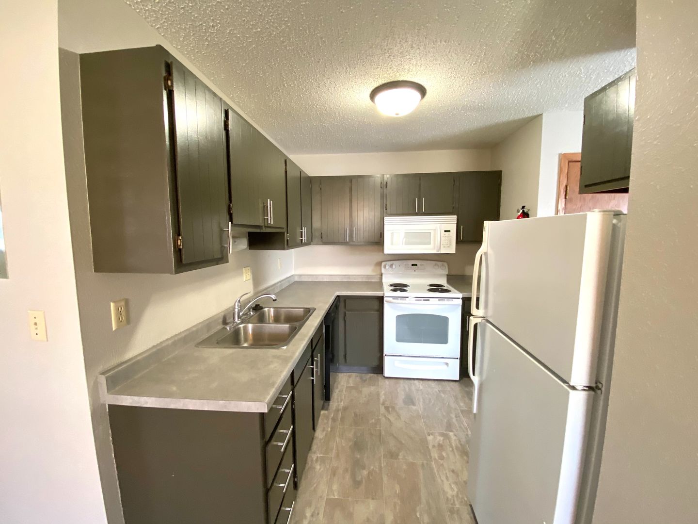 West Fargo Apartment: 619 6th St E