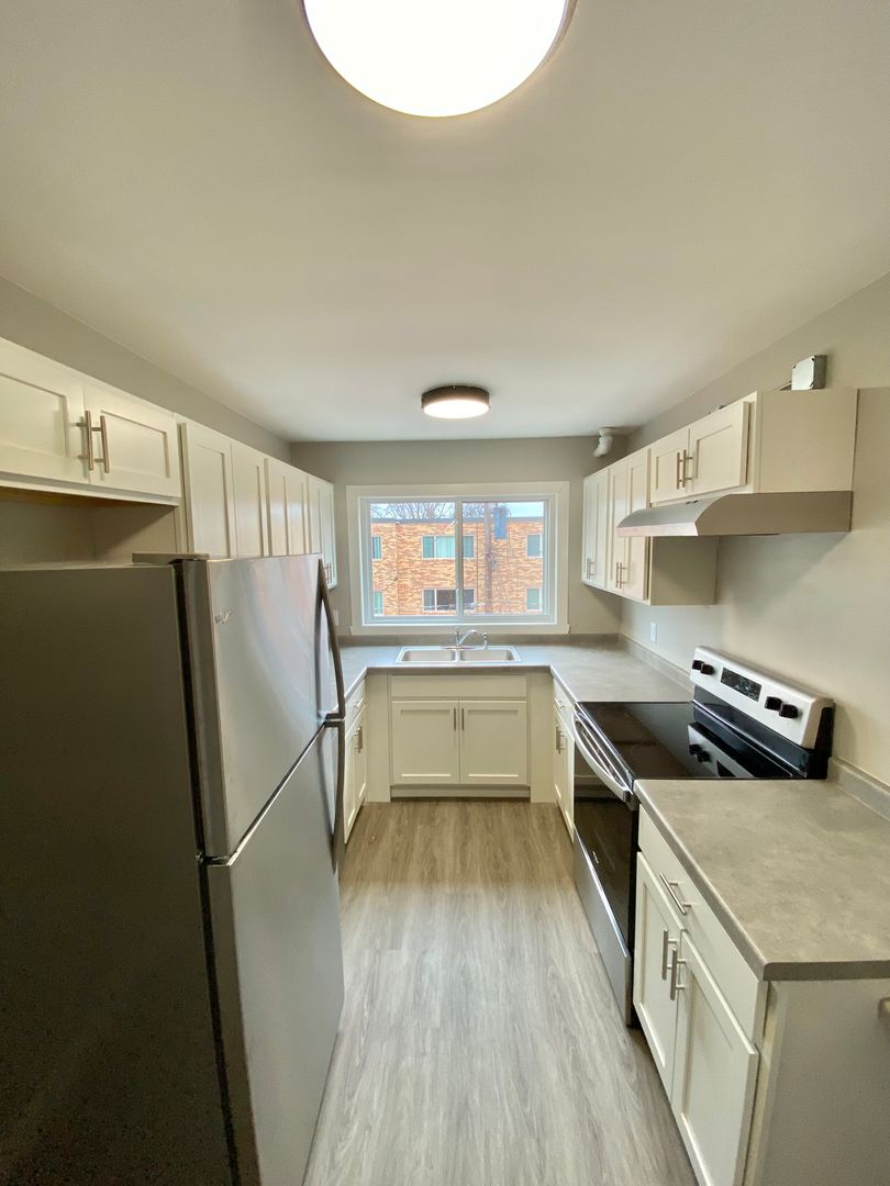 Fargo Apartment: 517 28th Avenue North