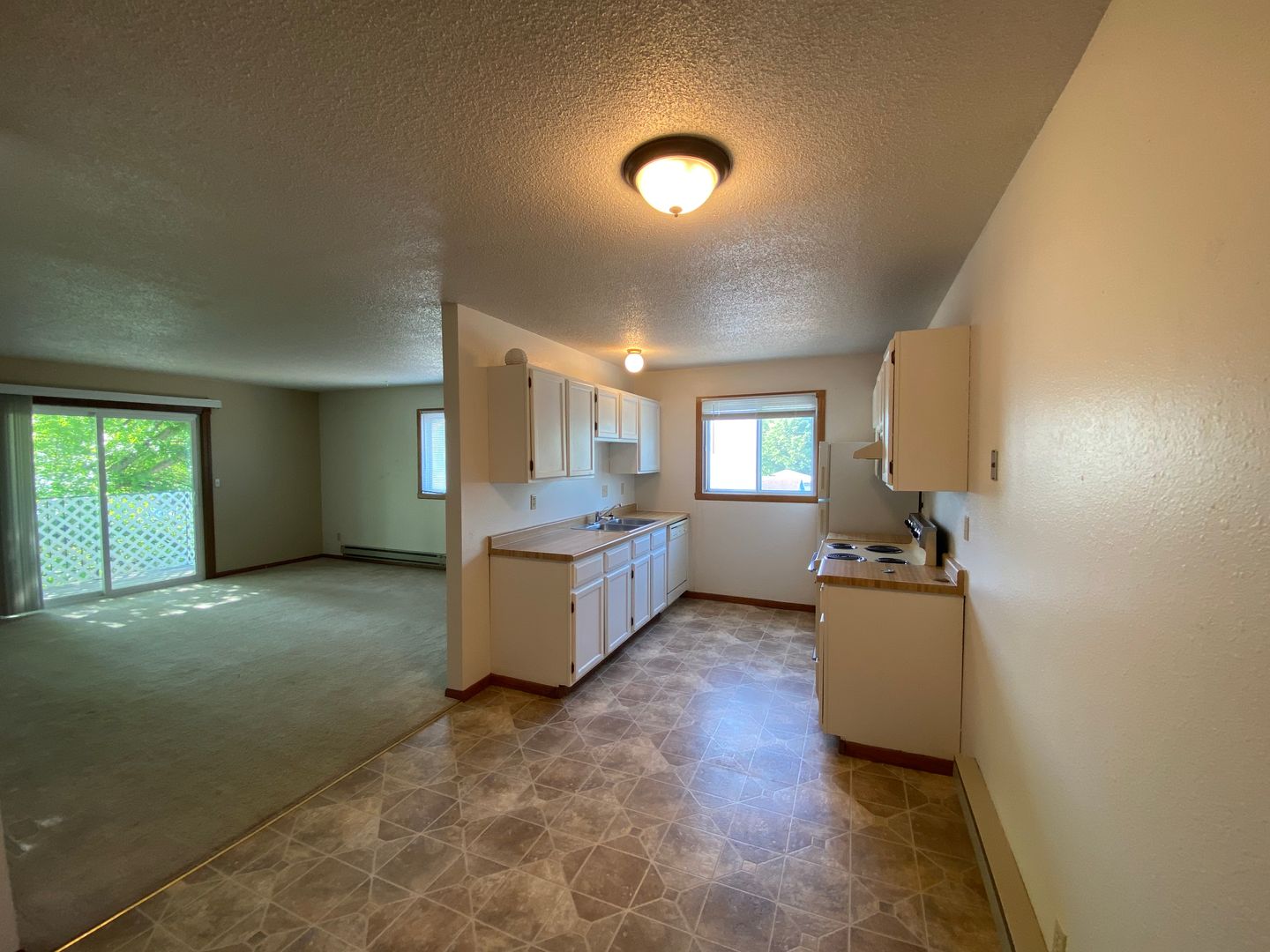 Moorhead Apartment: 2505 Country Club Parkway