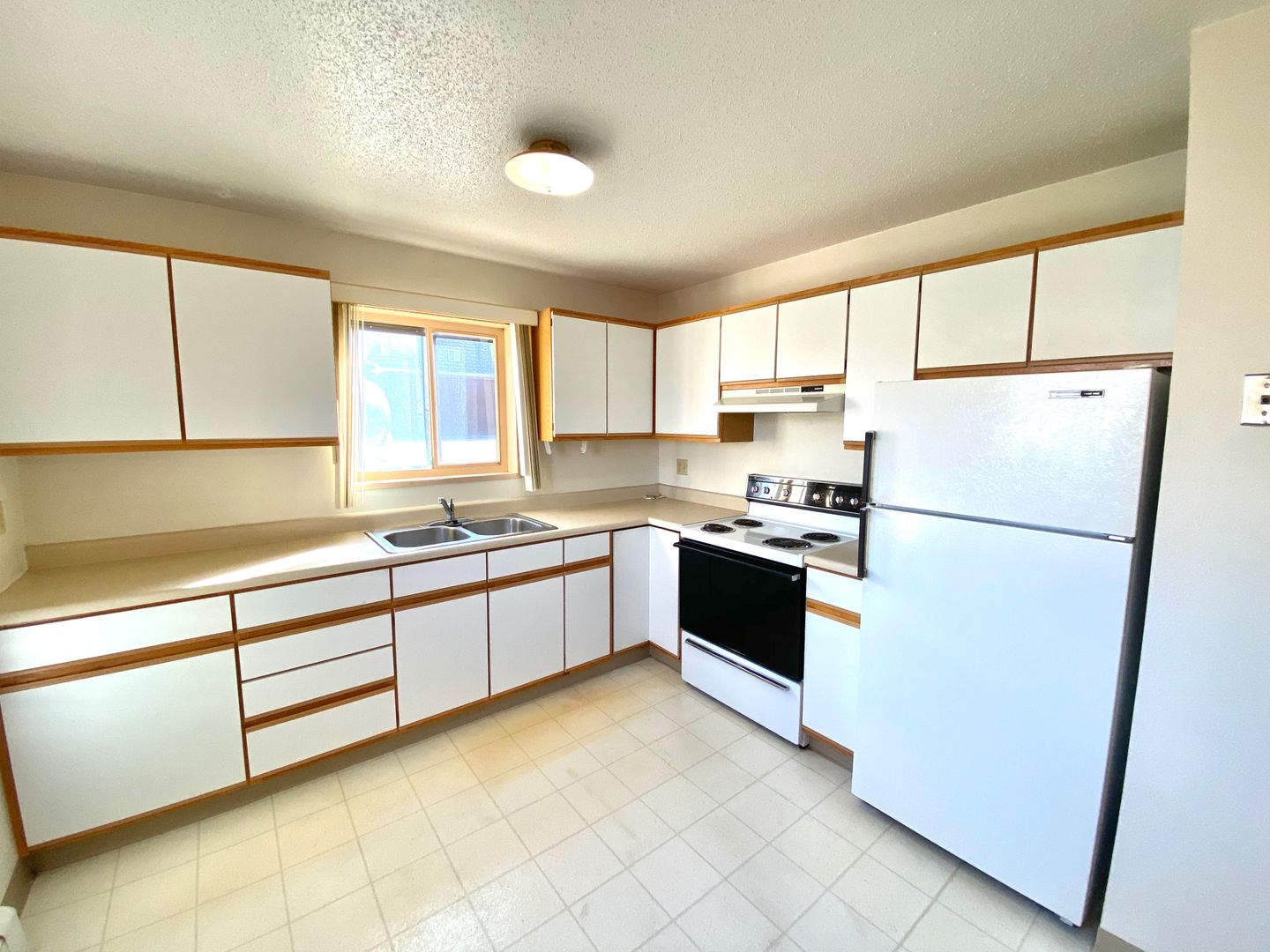 Moorhead Apartment: 2913 5th St S