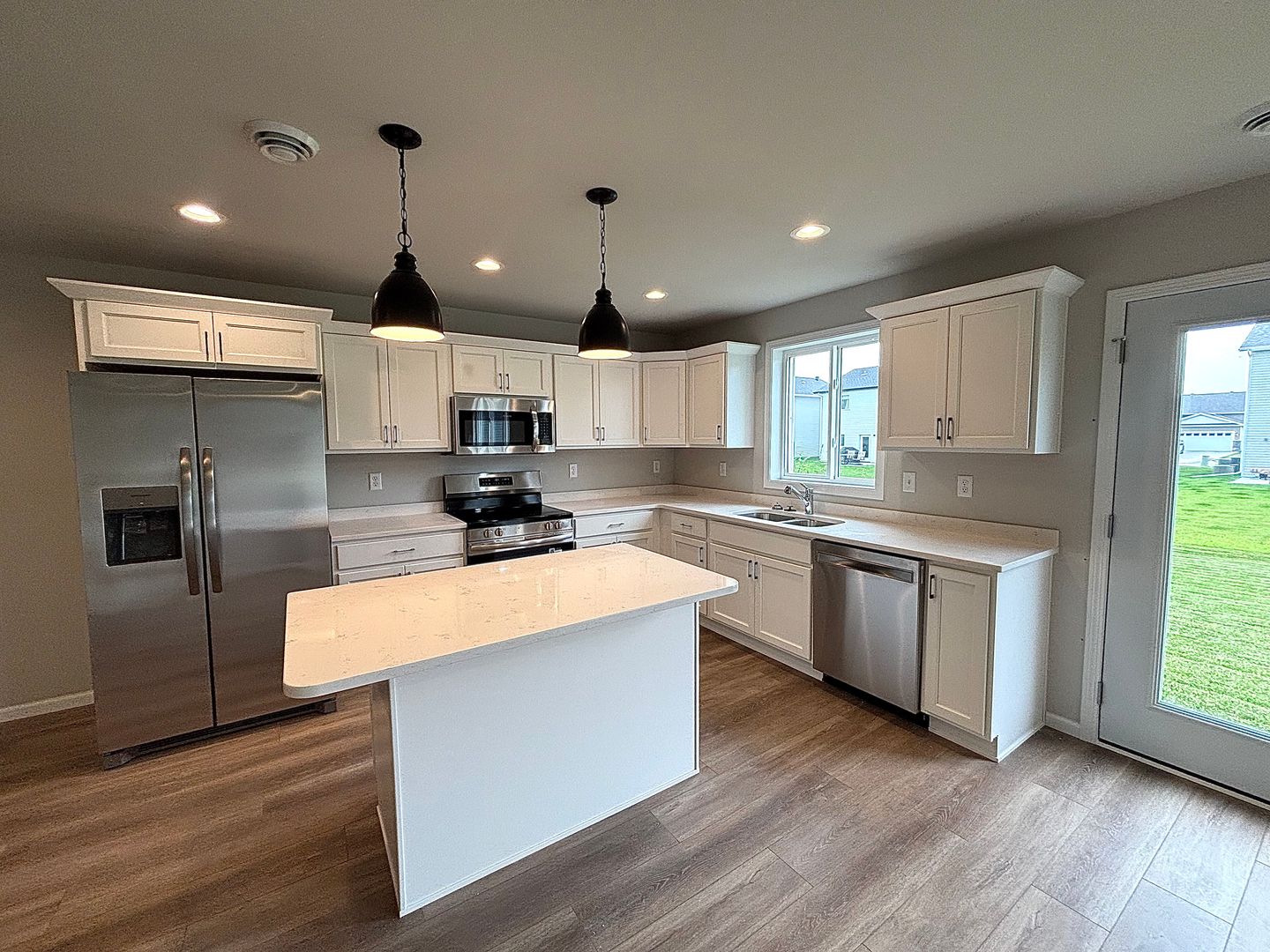 Fargo House: 6753 Meadow View Dr S
