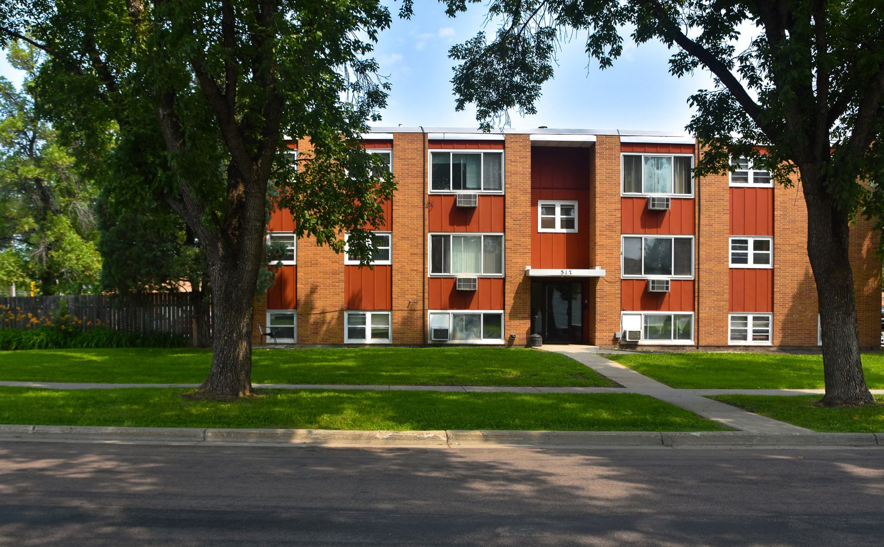 Fargo Apartment: 517 28th Avenue North