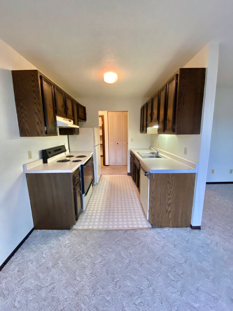 Fargo Apartment: 3114 3rd St N