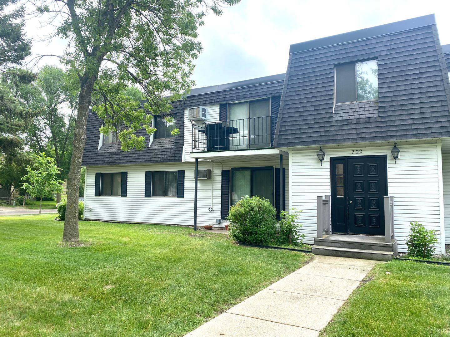 Fargo House: 202 35th Avenue North