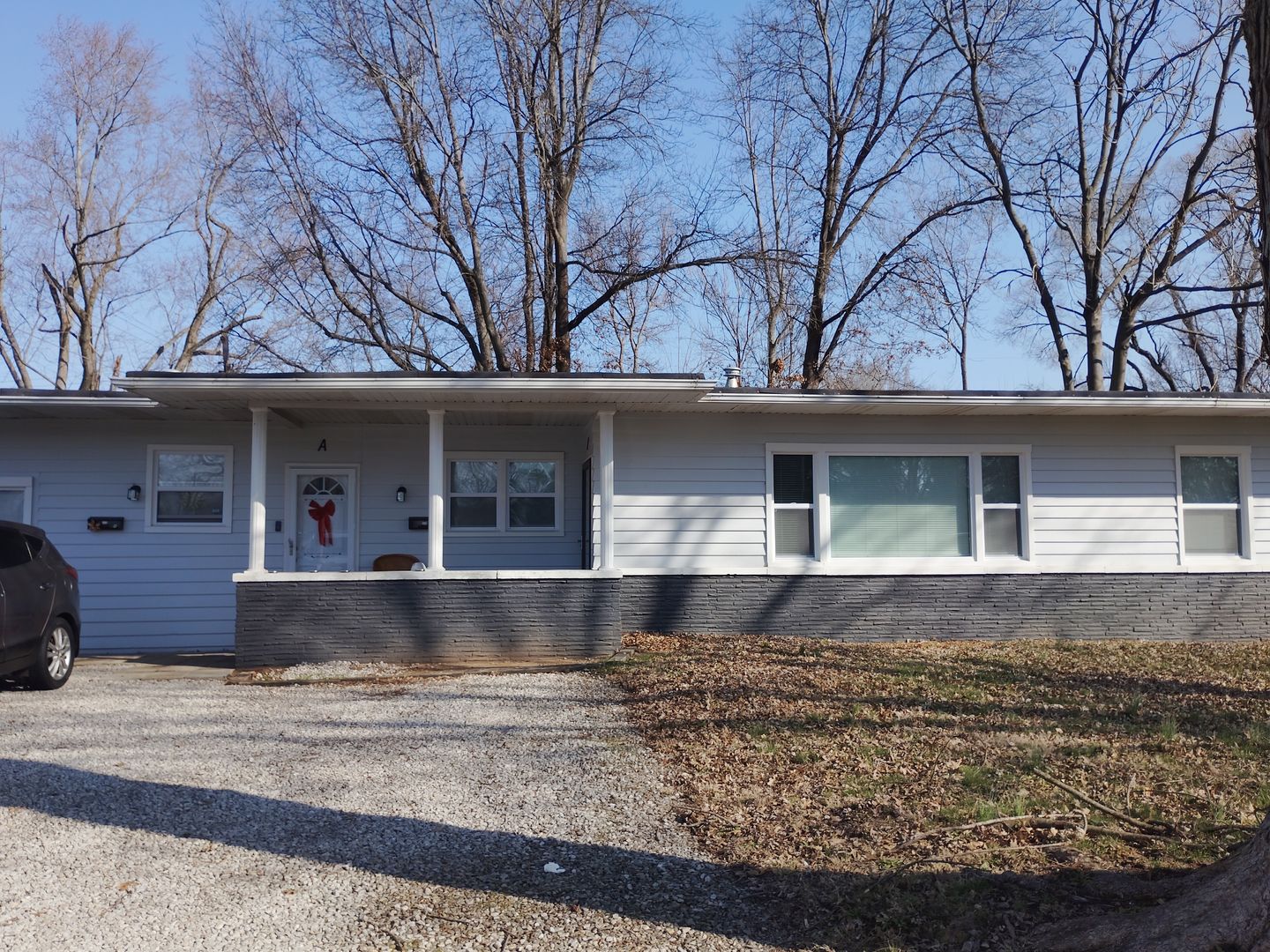 Bellevile Apartment: 1709 Jay Ave