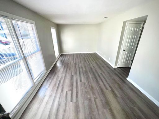 Large 3 Bedroom – photo 1
