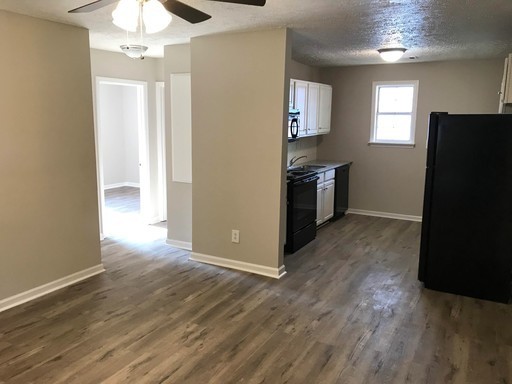 Nice Uptown Apartment--Close to the River Walk--No Security Deposit--Half off 1st month's rent – photo 1