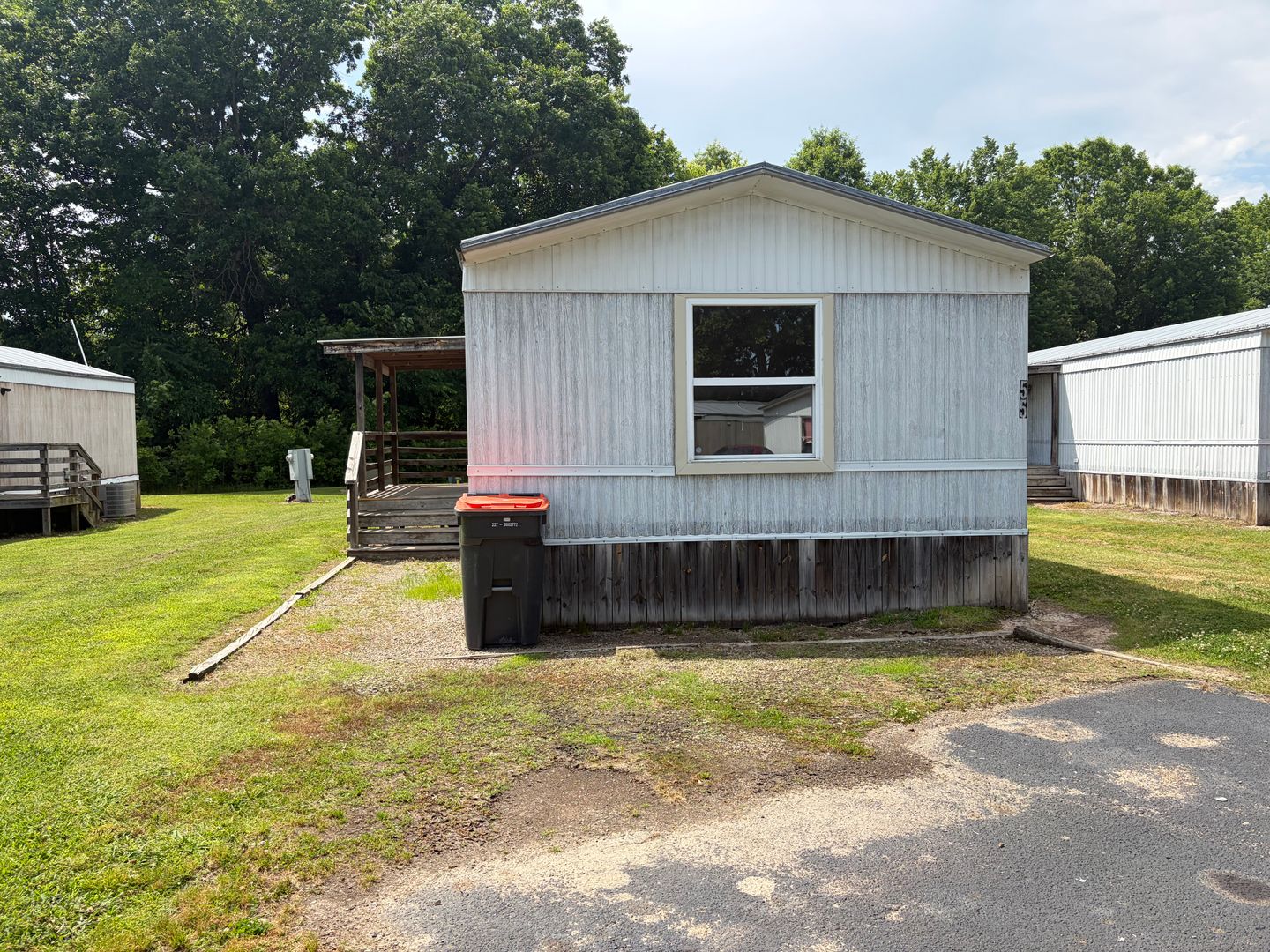 LAVACA Apartment: 1307 W. MAIN STREET