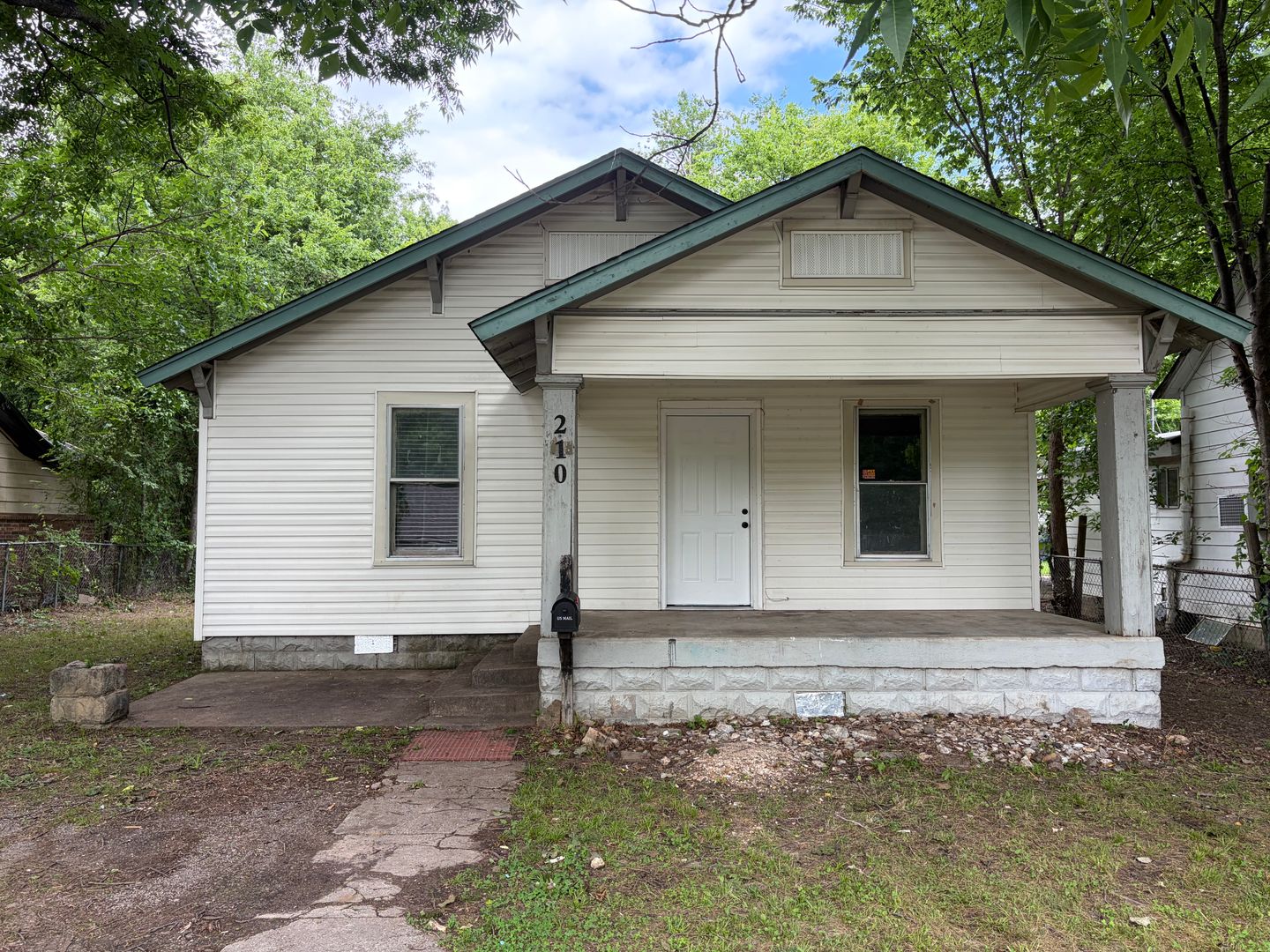 Van Buren House: 210 N 19th St.