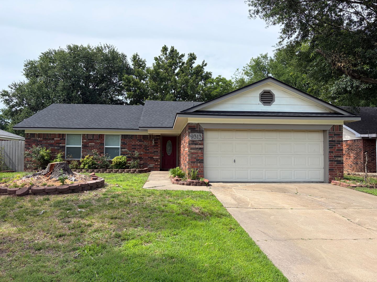 Fort Smith House: 9313 Houston