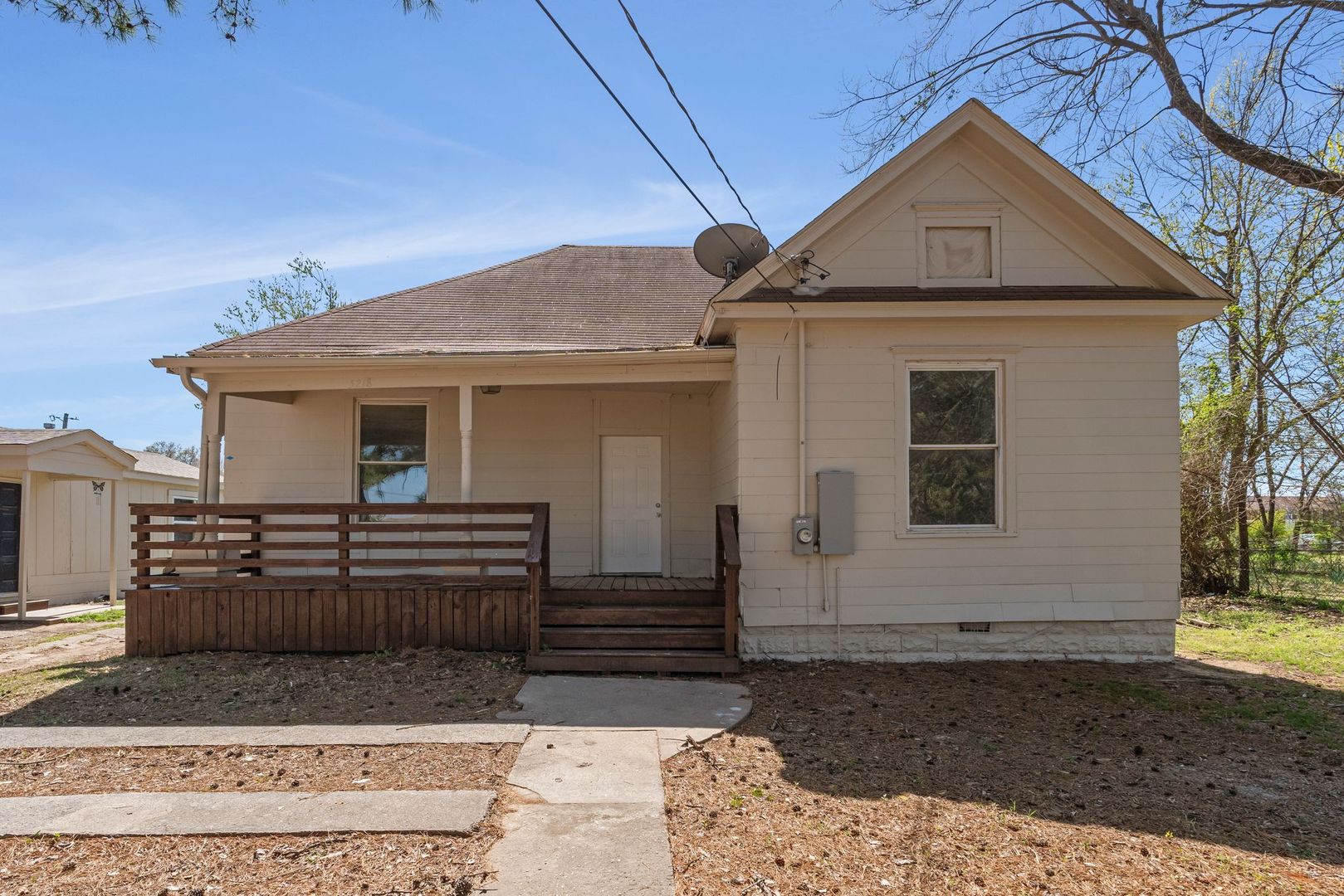 Fort Smith House: 5218 Elm