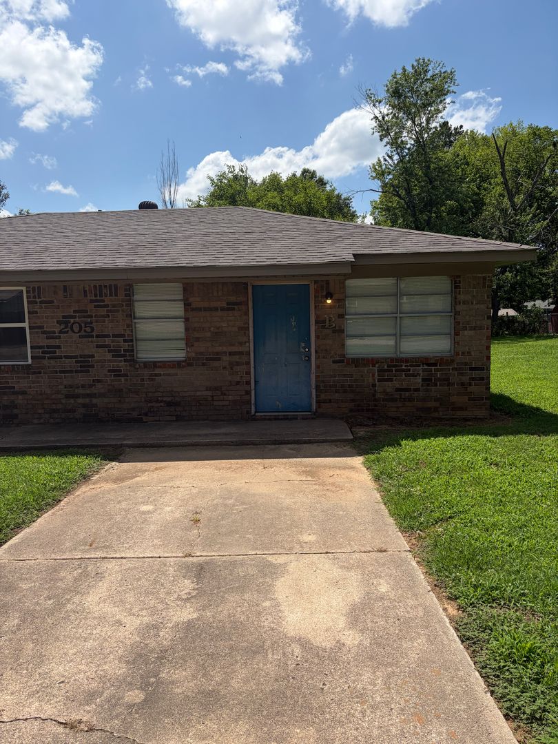 VAN BUREN Apartment: 205 N. 37TH STREET