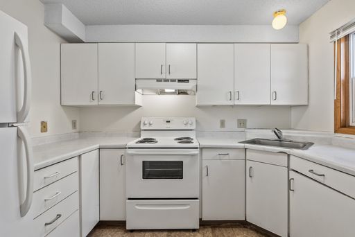 Beautiful 2 Bedroom Townhome – photo 1