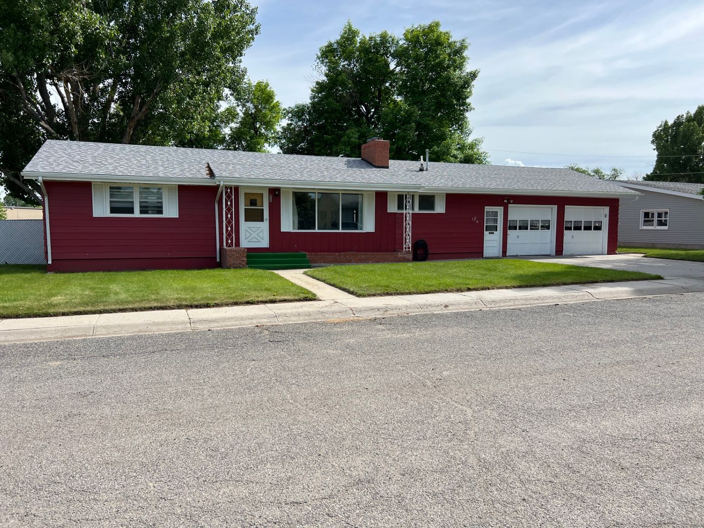 Riverton Apartment: 429 E Pine