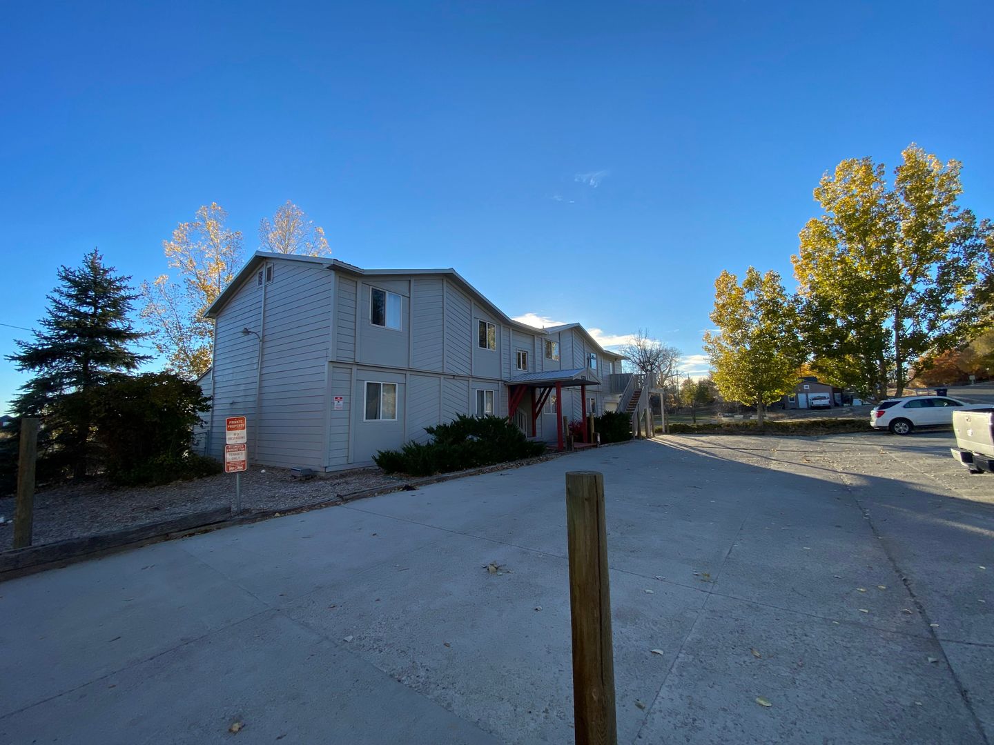 Riverton Apartment: 1221 E Adams