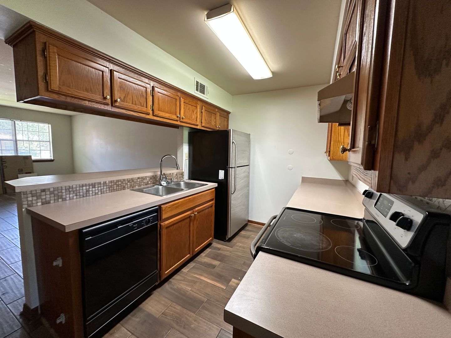 Russellville Apartment: East O