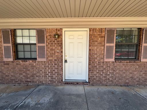Discover a conveniently located 2-bedroom, 1-bathroom apartment in Russellville, AR