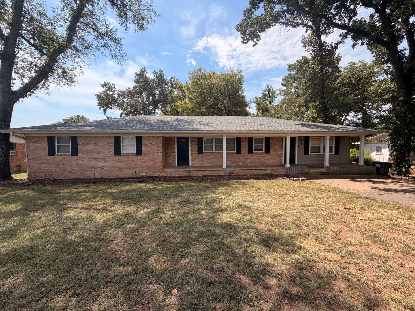 Russellville House: 218 E 19th ST