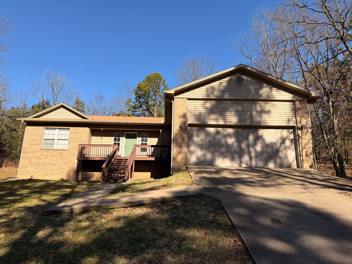Russellville House: 1089 Lake Ridge Drive
