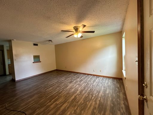 Welcome to our 2 bedrooms, 1.5 bath apartment located in Russellville – photo 1