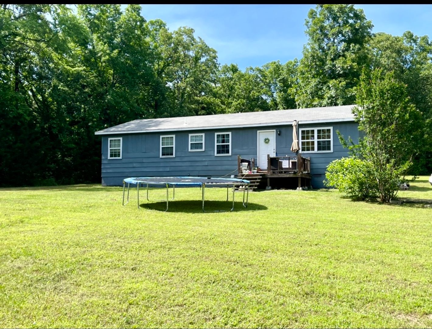 Dover House: 535 Oak Meadows