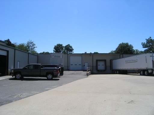 14,000 sq ft Warehouse w/office – photo 1