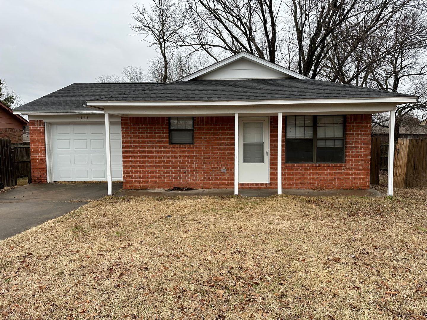 Russellville House: 1313 E L St
