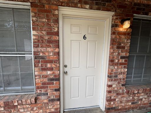 Discover this well-located 2-bedroom, 1-bathroom apartment in Russellville, AR – photo 1