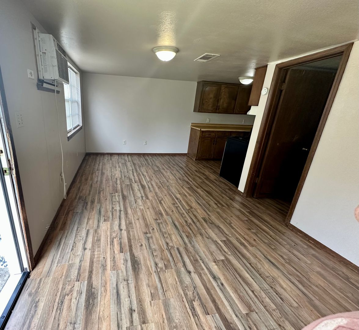 Russellville Apartment: 220-226 East J St