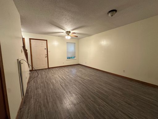 Introducing our spacious 2-bedroom, 1.5 bathroom apartment located in the heart of Russellville, AR. – photo 1