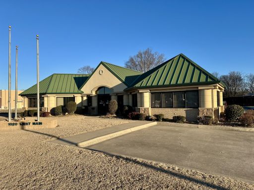 1020 W Main St – photo 1