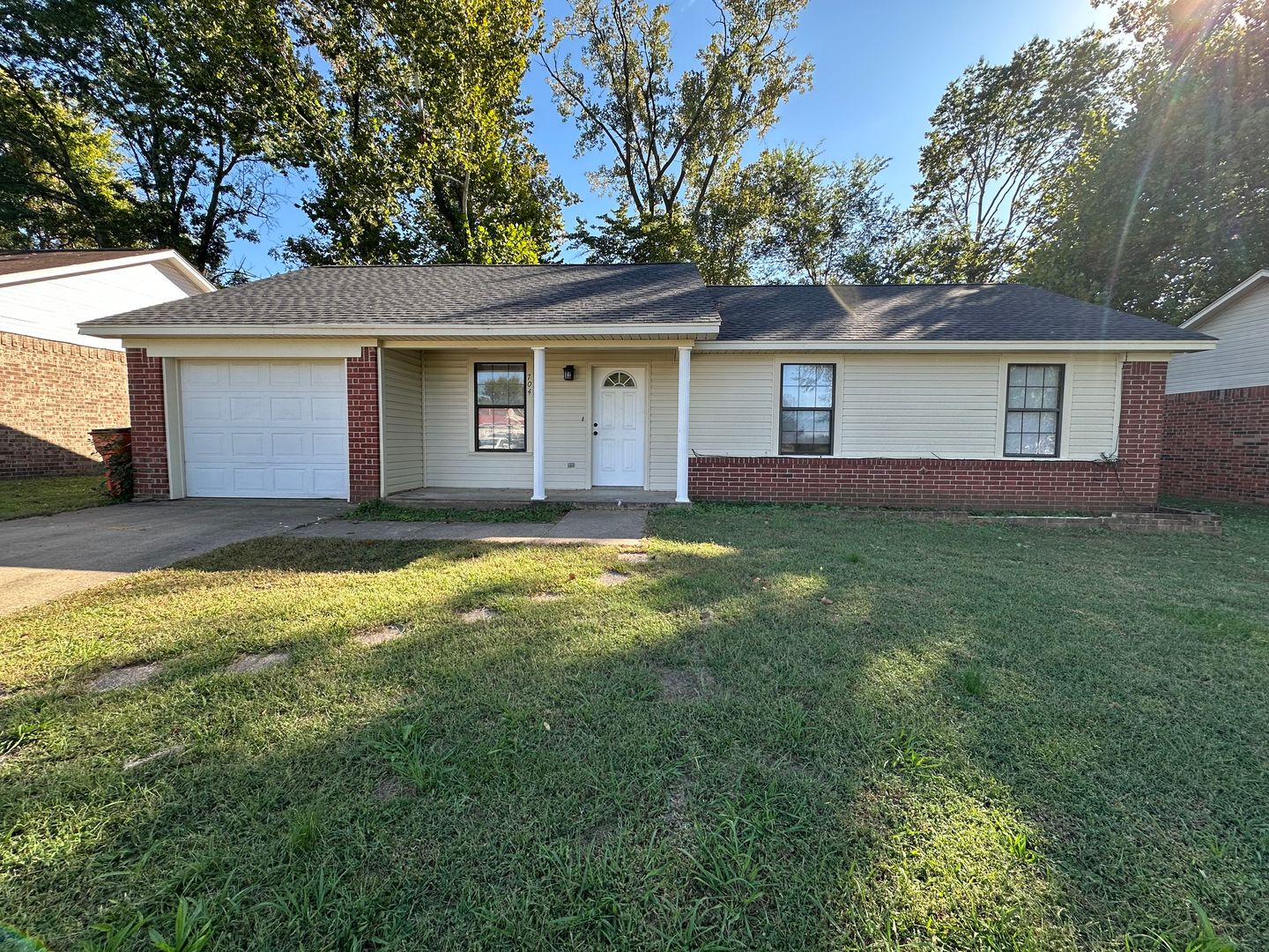 Russellville House: 704 Shadow Drive