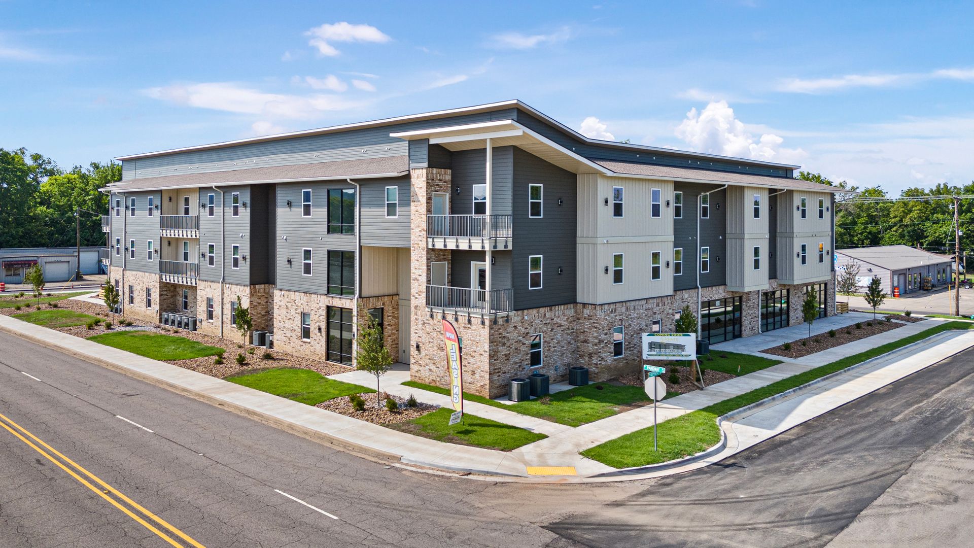 Russellville Apartment: 401 N Independence Ave