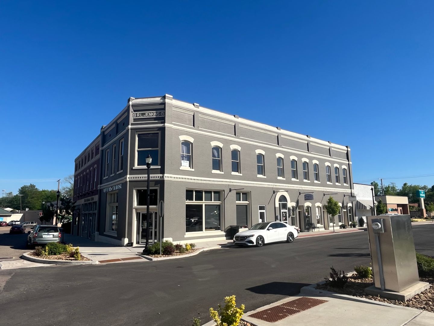 Russellville House: 103 S Boulder Ave. Suite A