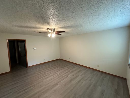 Come look at this 2-bedroom unit – photo 1