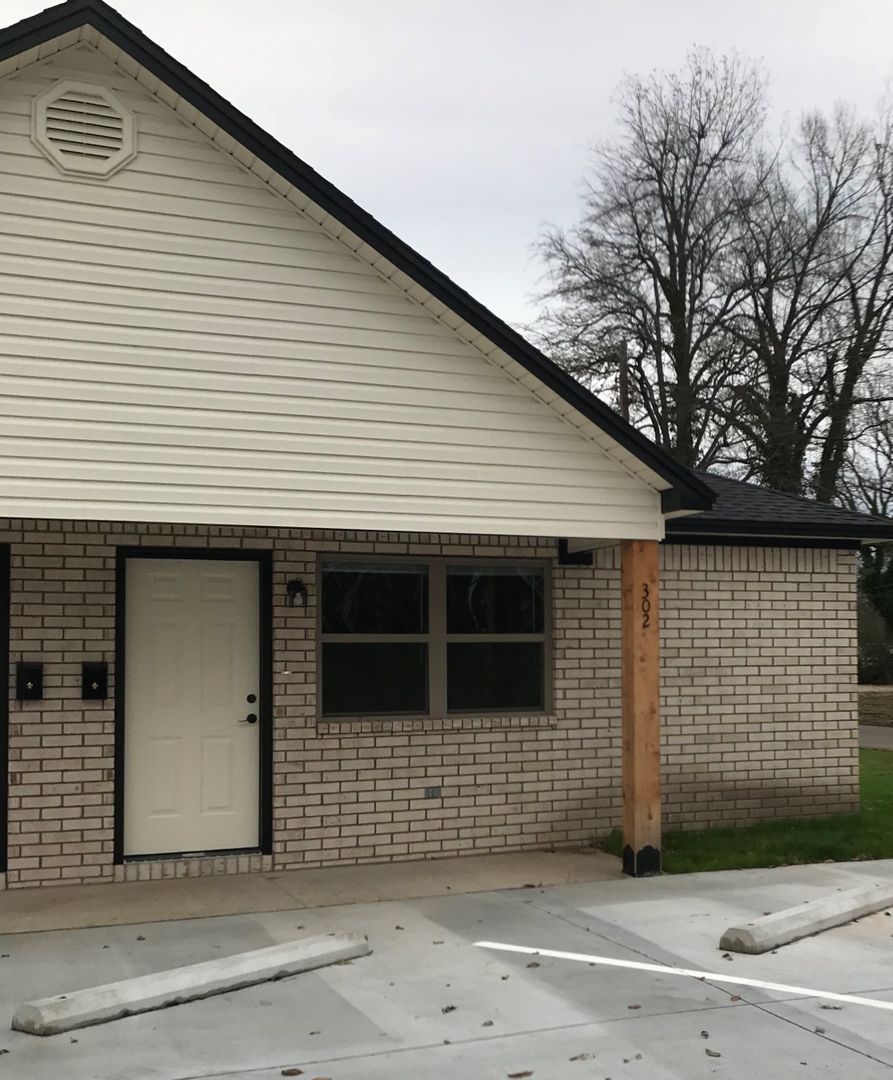 Dardanelle Apartment: N 5th St