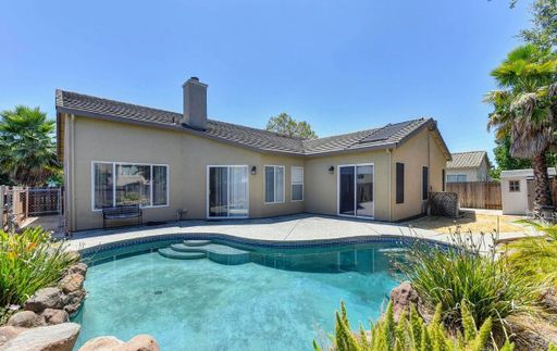 Spectacular 4/2 Elk Grove w/Salt Water Pool! (PLEASE READ AD FOR SHOWING REQUIREMENTS)! – photo 1