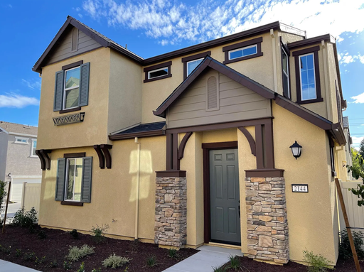 Beautiful 4 bed 3 bath located in Roseville! – photo 1