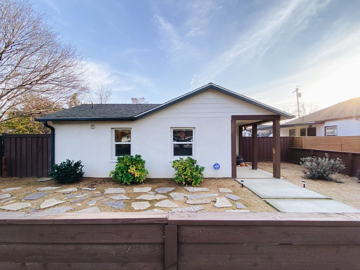 Sacramento House: 5312 21st Ave