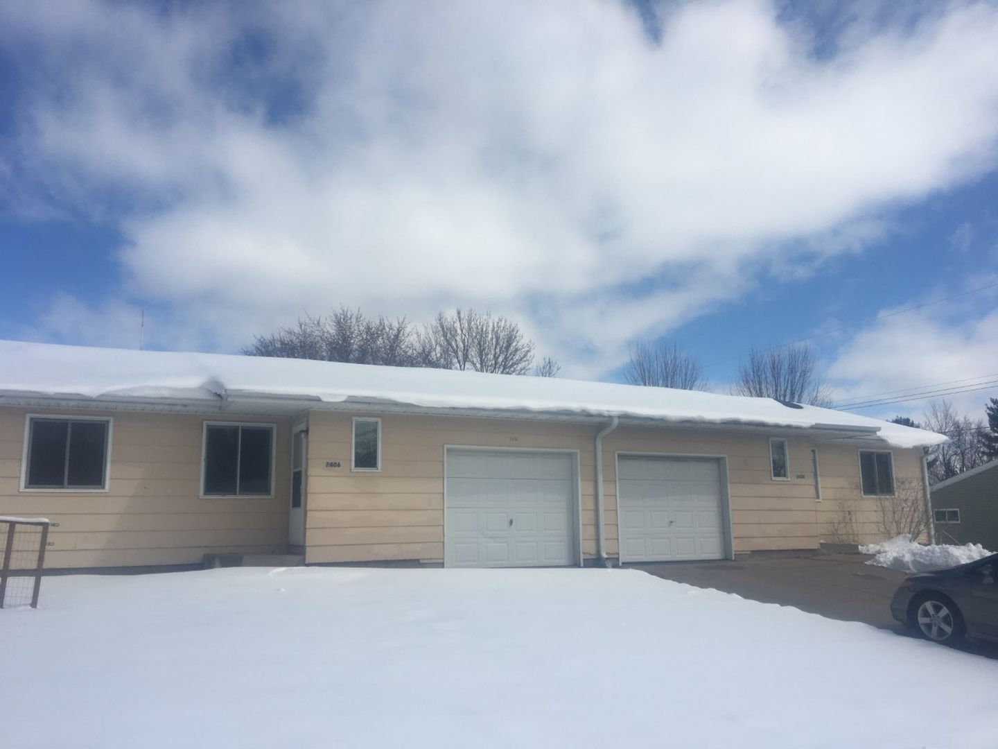 Eau Claire Apartment: 2406 Skeels Ave