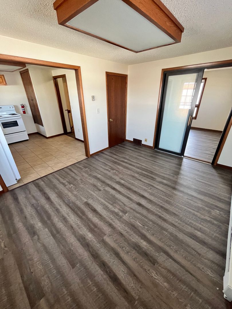 Eau Claire Apartment: 2702 London Rd